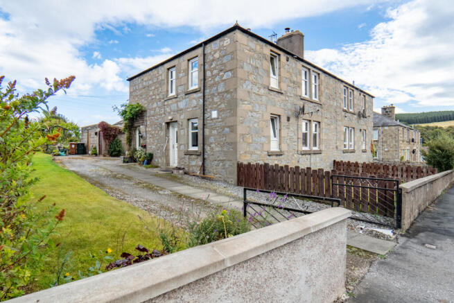 2 bed property, in Mount Street, £85,000