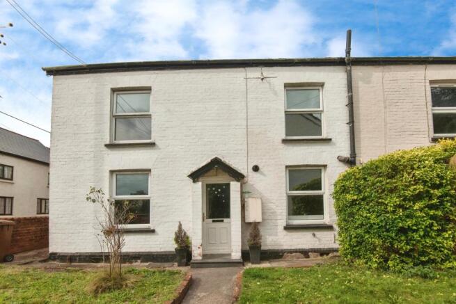 2 bed property, in Higher Street, £170,000