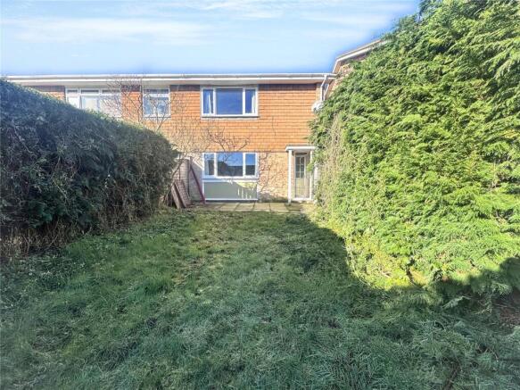 2 bed property, in Tufts Field, £250,000