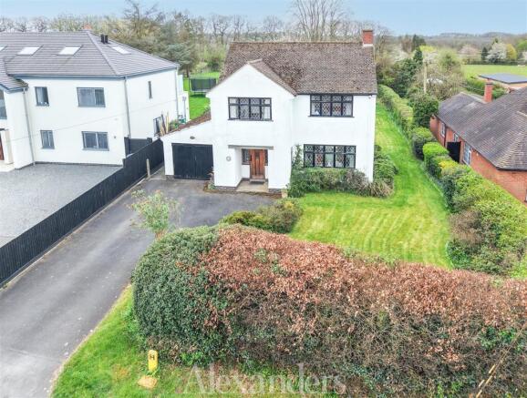 3 bed property, in Main Street, £600,000