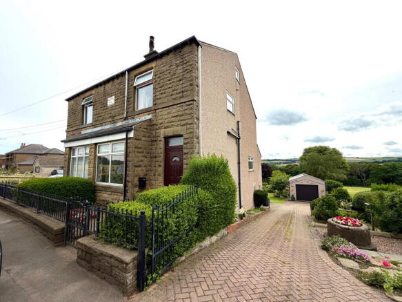 3 bed property, in Belle Vue, £309,995