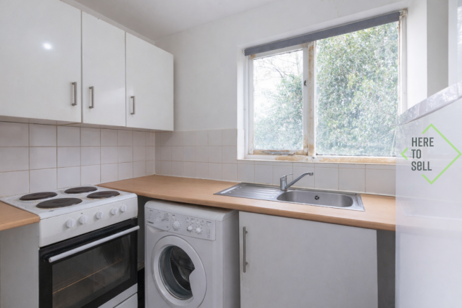 Studio, in Magpie Close, £200,000