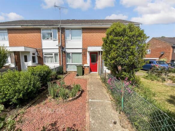 2 bed property, in Pope Drive, £270,000