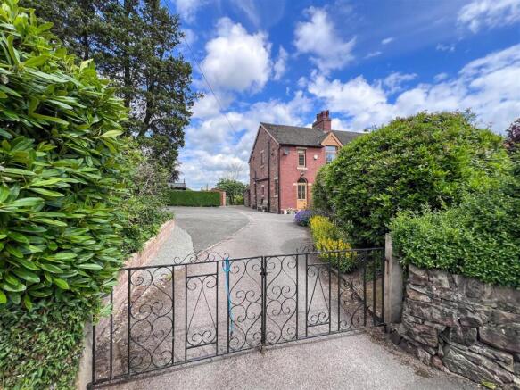 3 bed property, in Basford Bridge Lane, £425,000
