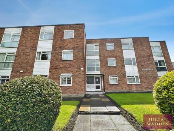 2 bed property, in Florence Park Court, £175,000