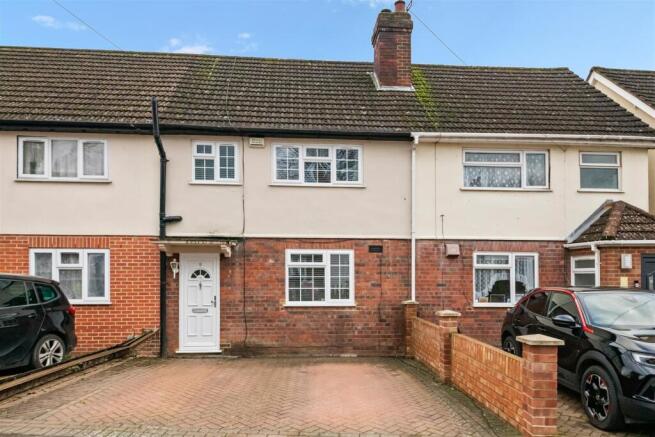 2 bed property, in Dagnall Crescent, £425,000