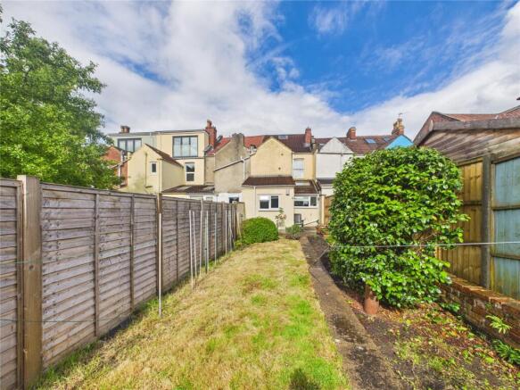 3 bed property, in Beaconsfield Road, £350,000