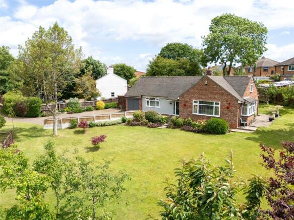 2 bed property, in Sparks Lane, £575,000