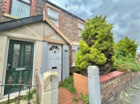 2 bed property, in Appleton Road, £80,000