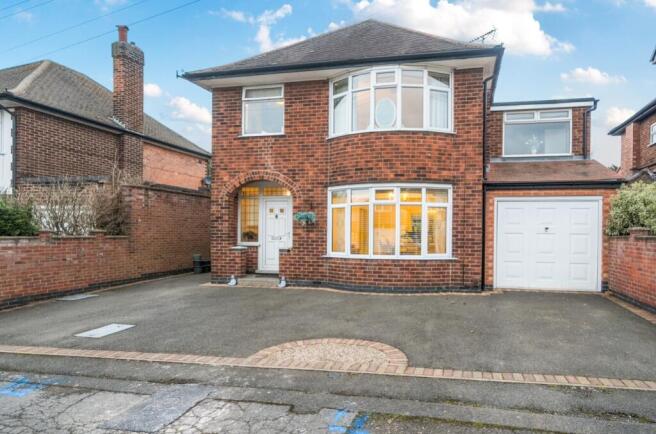 4 bed property, in Bramcote Drive, £560,000