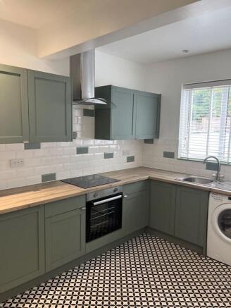 4 bed property, in Carholme Road, £235,000