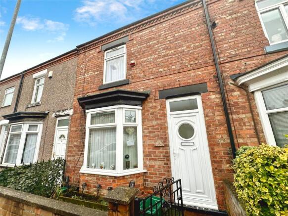 2 bed property, in Langdale Road, £80,000