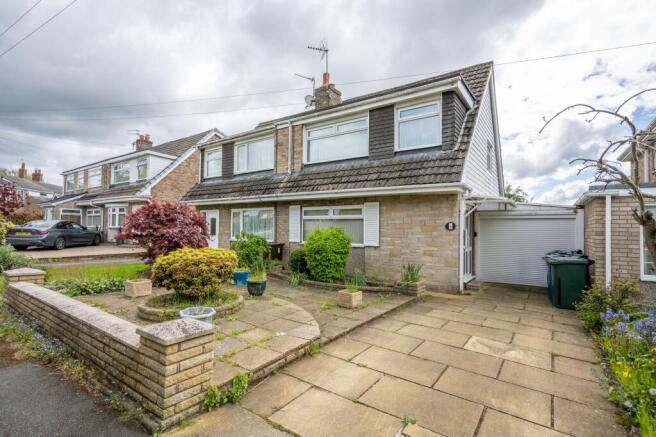 3 bed property, in Standhouse Lane, £270,000