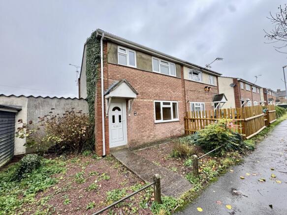 2 bed property, in Ten Acres, £195,000