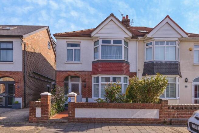 3 bed property, in Elmwood Road, £340,000