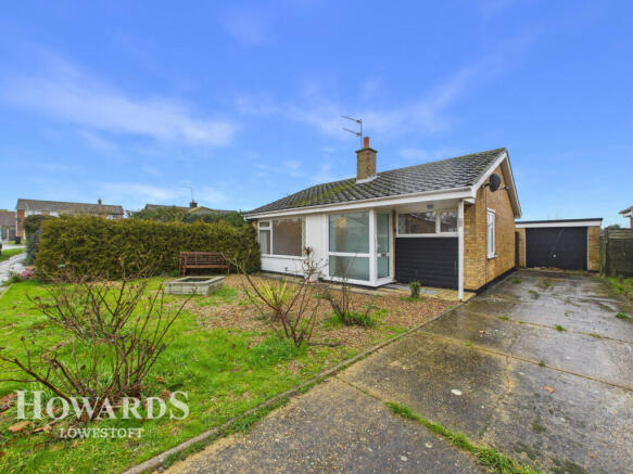 2 bed property, in Breydon Way, £250,000