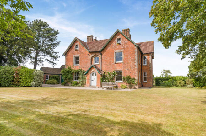 5 bed property, in Church Road, £1,400,000