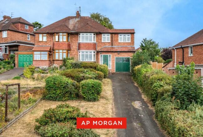 5 bed property, in York Crescent, £365,000