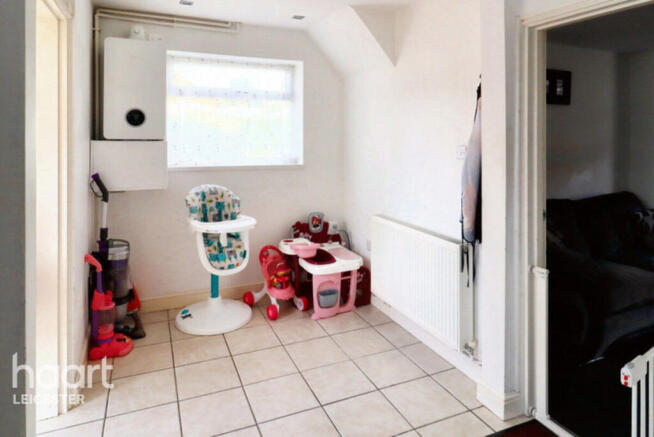 3 bed property, in Flatholme Road, £265,000