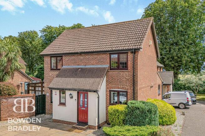4 bed property, in Wickets Way, £650,000