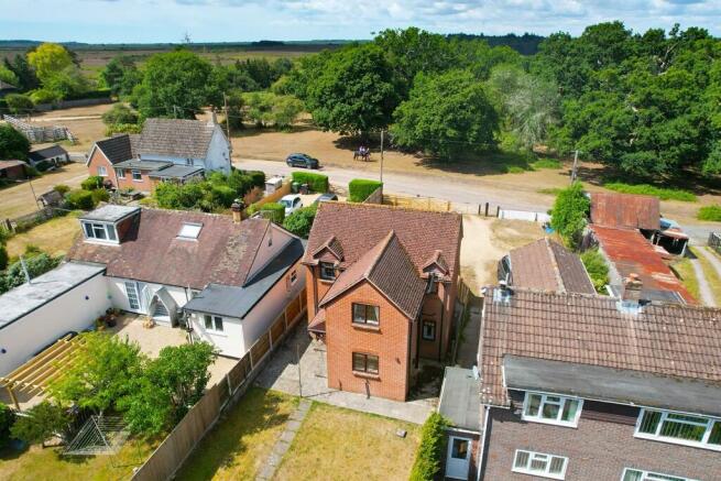 3 bed property, in Furzey Lane, £655,000
