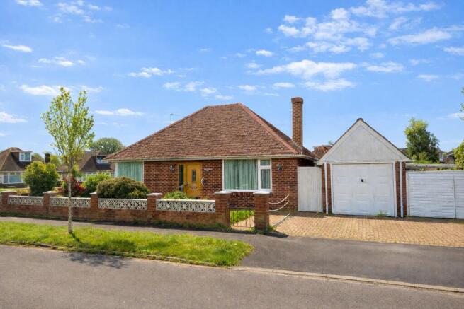 3 bed property, in Northlands Road, £385,000
