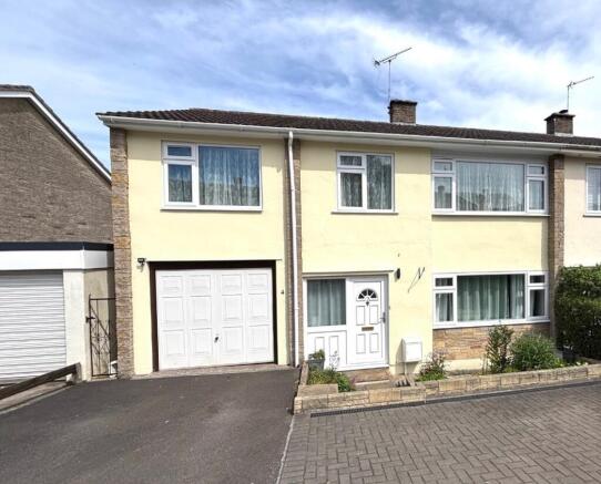 4 bed property, in Parklands, £374,950