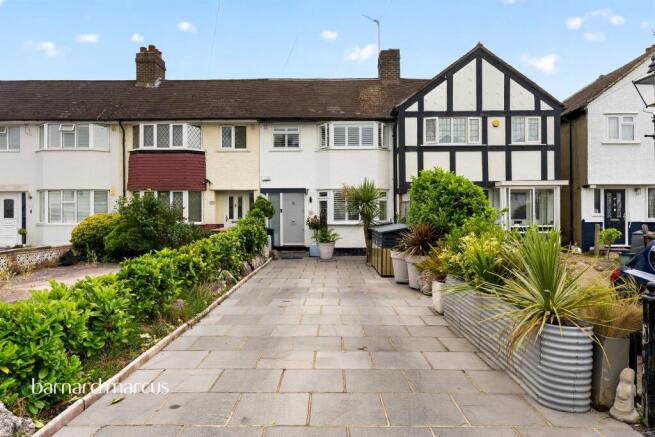 2 bed property, in Buckland Way, £515,000