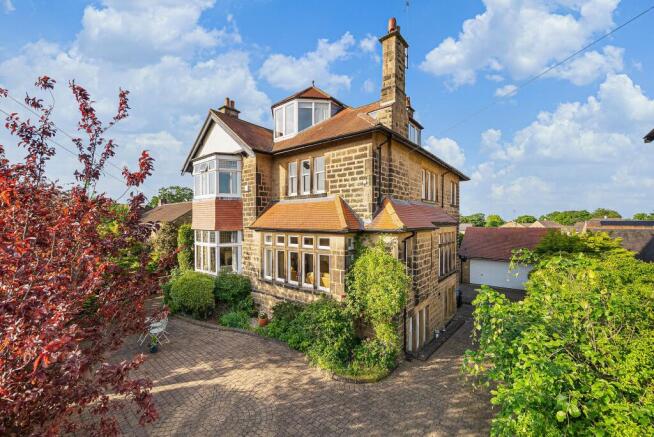 5 bed property, in Harlow Oval, £1,395,000