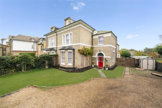 5 bed property, in Thames Street, £1,350,000
