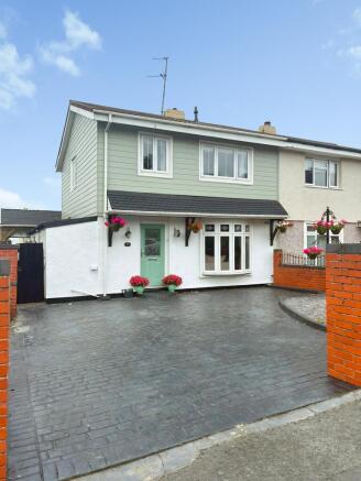 3 bed property, in Summerfield Road, £250,000