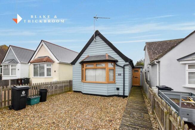 1 bed property, in Brighton Road, £270,000