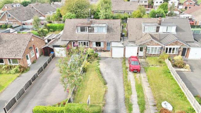 2 bed property, in Kingfisher Crescent, £195,000