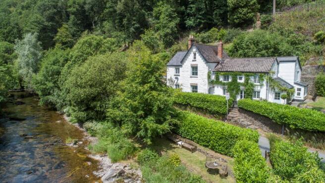 5 bed property, in Northmoor Road, £799,950