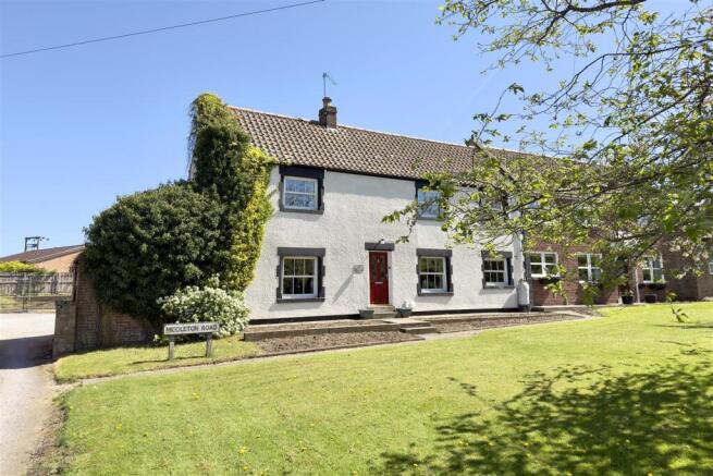 3 bed property, in Middleton Road, £325,000