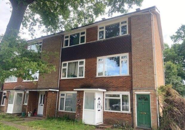 2 bed property, in 9 Beech Grove, £185,000