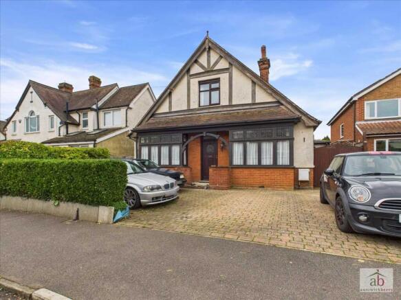 4 bed property, in Cowper Street, £590,000