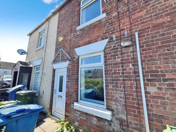 2 bed property, in Speedwell Place, £60,000
