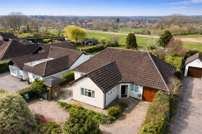 3 bed property, in Verwood, £575,000