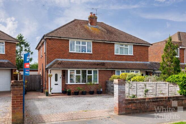 3 bed property, in Wyndham Crescent, £489,950