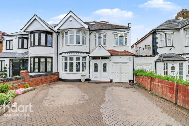 5 bed property, in Stoneleigh Road, £800,000