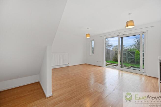 3 bed property, in The High Street, £295,000