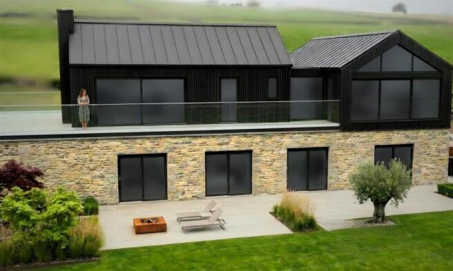 4 bed property, in Summerfield, £250,000