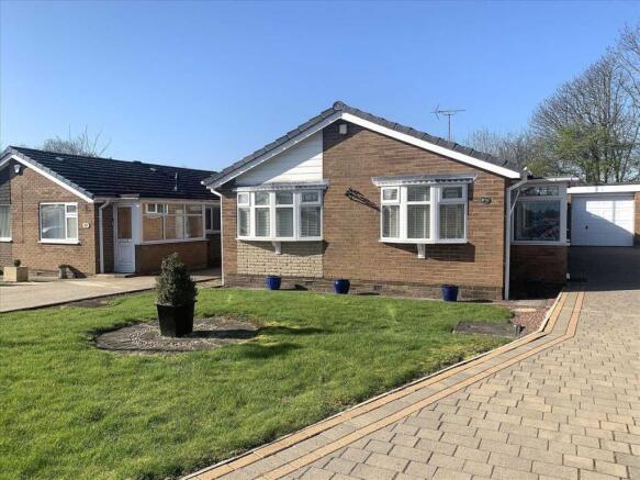 2 bed property, in Bowden Avenue, £230,000