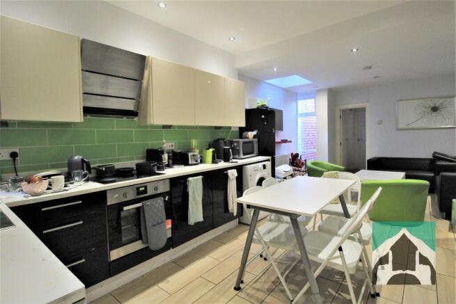 7 bed property, in 200 Tiverton Road, £430,000