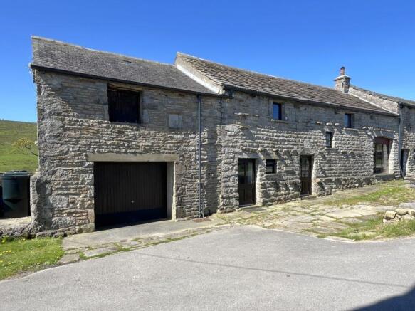 2 bed property, in 2 Bedroom House For Sale – Tiber Barn, £335,000