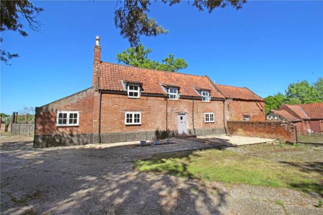 4 bed property, in Newton Street, £1,200,000