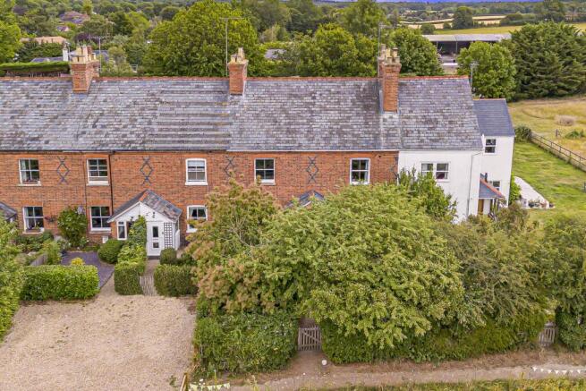 3 bed property, in 5 New Buildings, £525,000