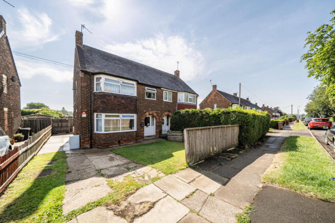 3 bed property, in Tofts Road, £165,000