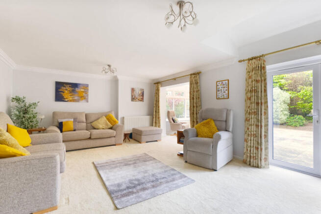 4 bed property, in St. Pauls Mews, £850,000